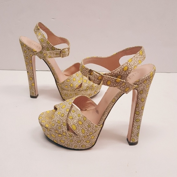 Red Valentino heels - Picture 1 of 8